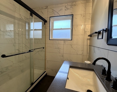 1215 Balmoral Avenue - Photo Thumbnail 6