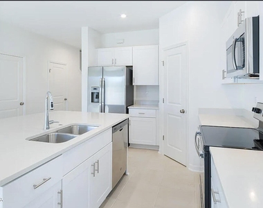 362 Annies Place - Photo Thumbnail 2