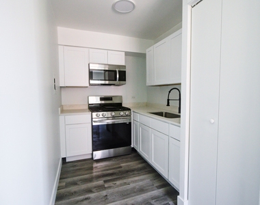 2001 W Summerdale Avenue - Photo Thumbnail 6