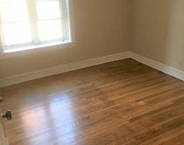 640 W Roscoe Street - Photo Thumbnail 6