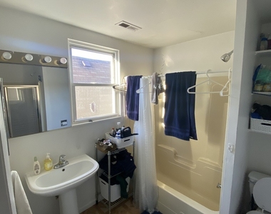 3423 N Paulina Street - Photo Thumbnail 7