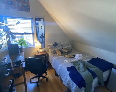 3423 N Paulina Street - Photo Thumbnail 2