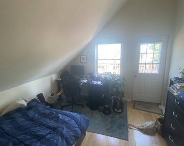 3423 N Paulina Street - Photo Thumbnail 1