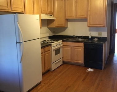 2337 N Bosworth Avenue - Photo Thumbnail 11