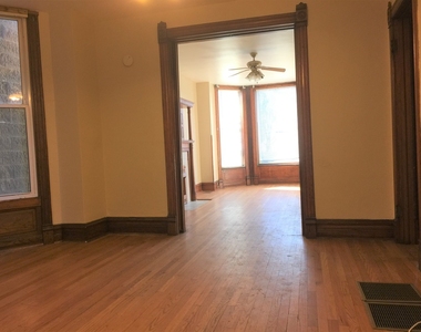 2337 N Bosworth Avenue - Photo Thumbnail 2
