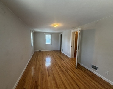 1530 Hill Avenue - Photo Thumbnail 6