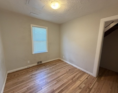 1530 Hill Avenue - Photo Thumbnail 10