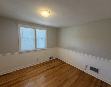 1530 Hill Avenue - Photo Thumbnail 7