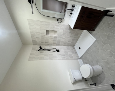 2129 W 18th Place - Photo Thumbnail 6