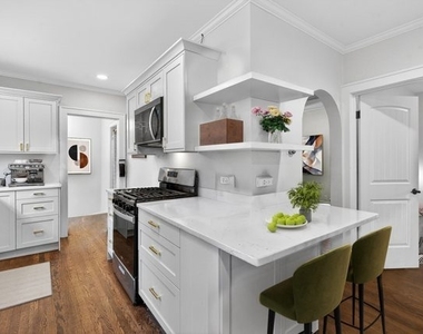 320 Chalmers Street - Photo Thumbnail 3