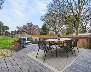 320 Chalmers Street - Photo Thumbnail 12