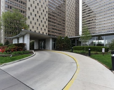 3950 N Lake Shore Drive - Photo Thumbnail 16