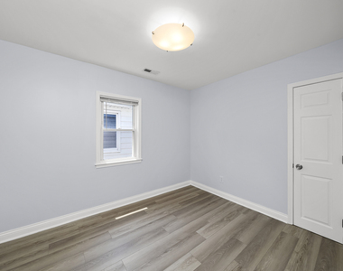 3055 N Nordica Avenue - Photo Thumbnail 3