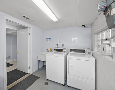 3055 N Nordica Avenue - Photo Thumbnail 8