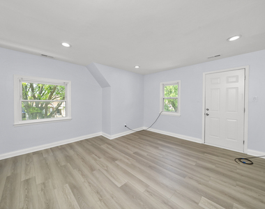3055 N Nordica Avenue - Photo Thumbnail 1