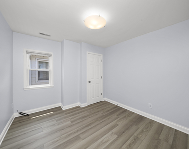 3055 N Nordica Avenue - Photo Thumbnail 4