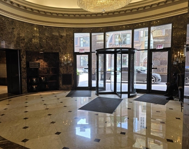 10 E Ontario Street - Photo Thumbnail 2
