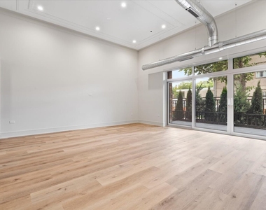 3951 N Wayne Avenue - Photo Thumbnail 7