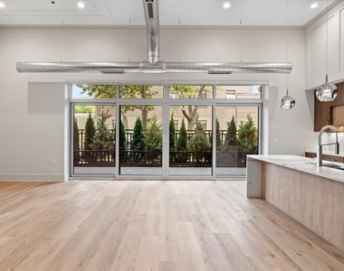 3951 N Wayne Avenue - Photo Thumbnail 8