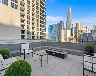 707 N Wells Street - Photo Thumbnail 5