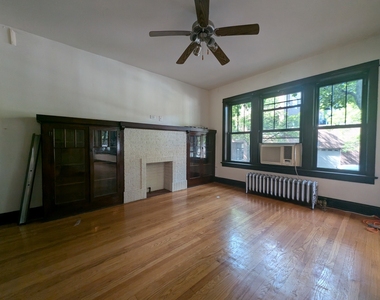 1949 W Cuyler Avenue - Photo Thumbnail 2