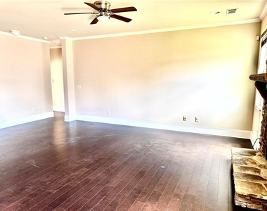 3415 Pointe Vecchio Cir E - Photo Thumbnail 16
