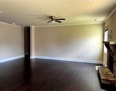 3415 Pointe Vecchio Cir E - Photo Thumbnail 3