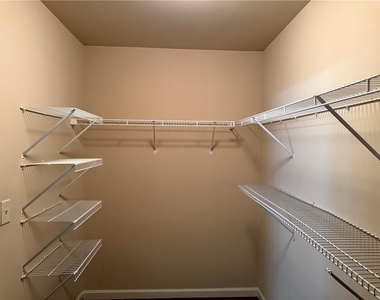3415 Pointe Vecchio Cir E - Photo Thumbnail 15