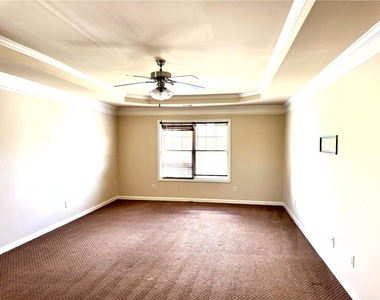 3415 Pointe Vecchio Cir E - Photo Thumbnail 11