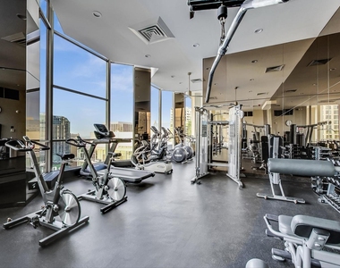 535 N Michigan Avenue - Photo Thumbnail 4