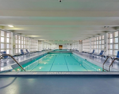 535 N Michigan Avenue - Photo Thumbnail 3