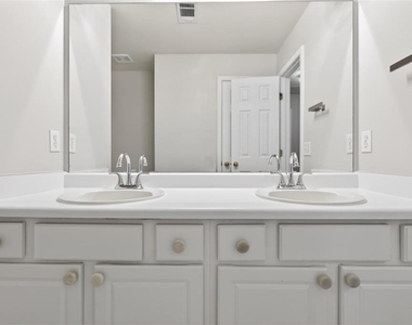 2885ab Stonehenge Court - Photo Thumbnail 33