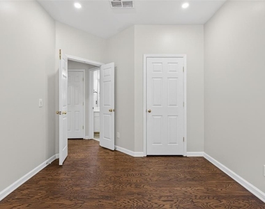 2885ab Stonehenge Court - Photo Thumbnail 24