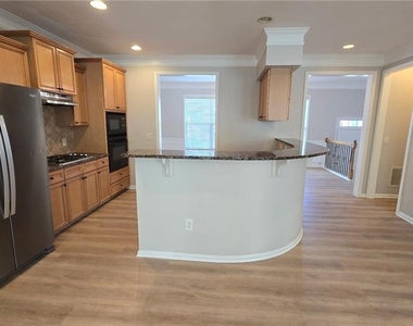 6099 Prestwood Drive - Photo Thumbnail 9