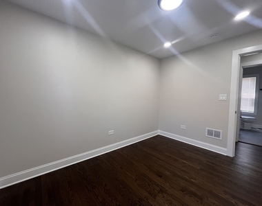 15116 Marshfield Avenue - Photo Thumbnail 9