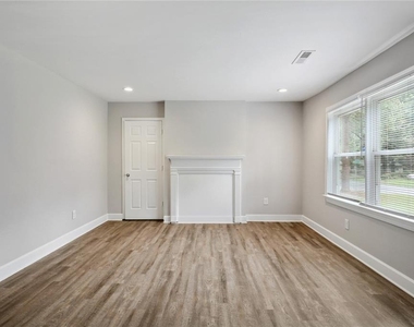 1641 Sandtown Road Sw - Photo Thumbnail 5