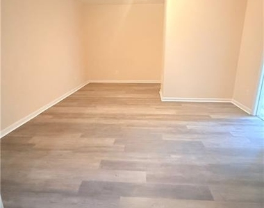 1475 Brookdale Drive - Photo Thumbnail 17