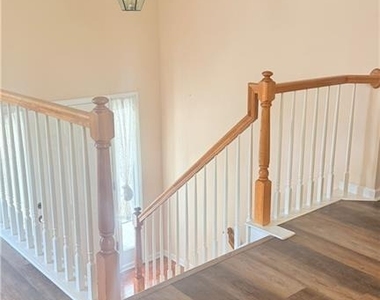 1475 Brookdale Drive - Photo Thumbnail 4