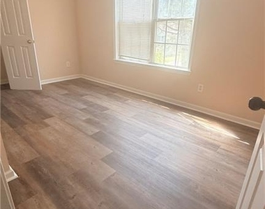 1475 Brookdale Drive - Photo Thumbnail 22