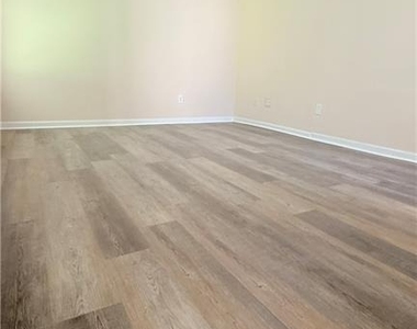 1475 Brookdale Drive - Photo Thumbnail 19