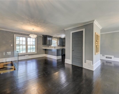 2325 Elmwood Circle Se - Photo Thumbnail 10