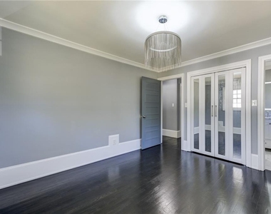2325 Elmwood Circle Se - Photo Thumbnail 19