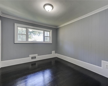 2325 Elmwood Circle Se - Photo Thumbnail 20