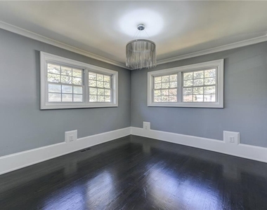 2325 Elmwood Circle Se - Photo Thumbnail 24