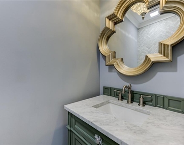 2325 Elmwood Circle Se - Photo Thumbnail 11