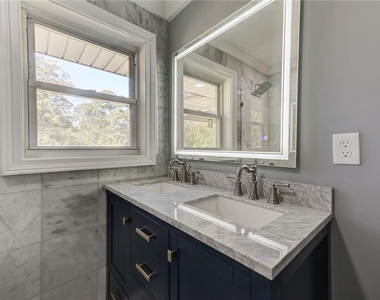 2325 Elmwood Circle Se - Photo Thumbnail 26