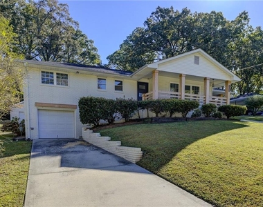 2325 Elmwood Circle Se - Photo Thumbnail 2