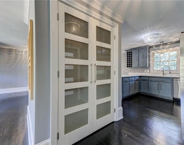 2325 Elmwood Circle Se - Photo Thumbnail 12