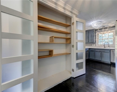 2325 Elmwood Circle Se - Photo Thumbnail 13