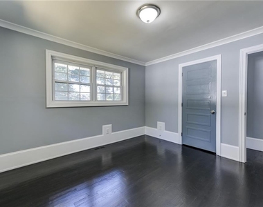2325 Elmwood Circle Se - Photo Thumbnail 27